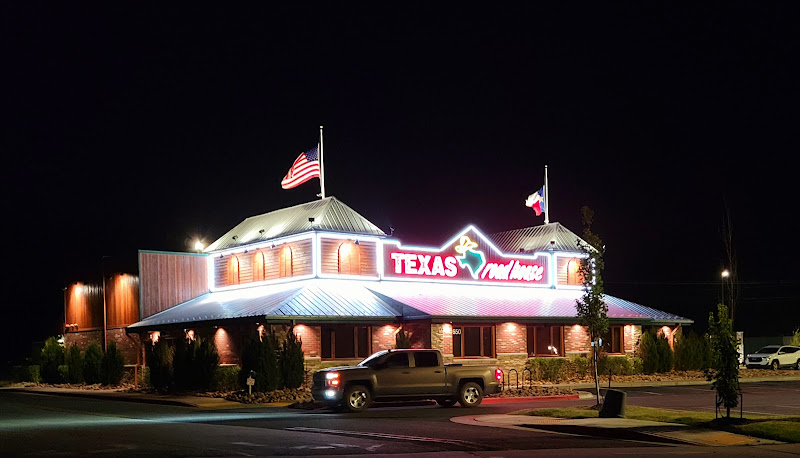Texas Roadhouse exterior view showcasing professional restaurants services in Conway, Arkansas