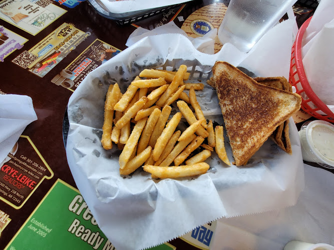The Dawg House Restaurant exterior view showcasing professional restaurants services in Quitman, Arkansas