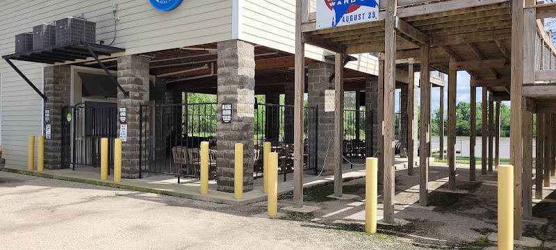 The Sandbar exterior view showcasing professional restaurants services in Selma, Alabama