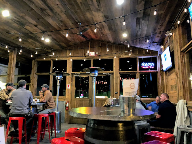 Thirsty Barrel Taphouse & Grille exterior view showcasing professional restaurants services in Grass Valley, California