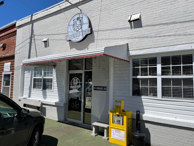 Tiger’s Inn exterior view showcasing professional restaurants services in Valley Head, Alabama