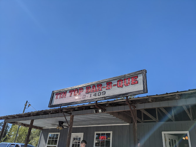 Tin Top BBQ exterior view showcasing professional restaurants services in Calera, Alabama