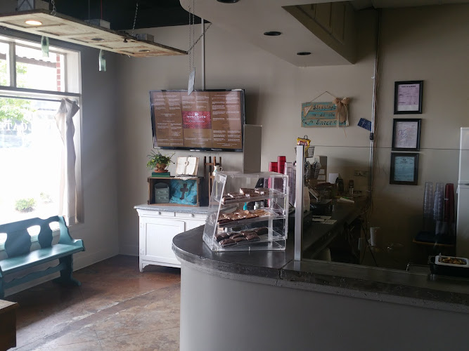 Toll Gate Cafe exterior view showcasing professional restaurants services in Hamilton, Alabama