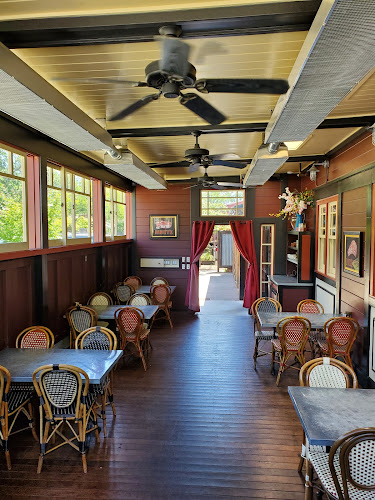 Underwood Bar and Bistro exterior view showcasing professional restaurants services in Graton, California