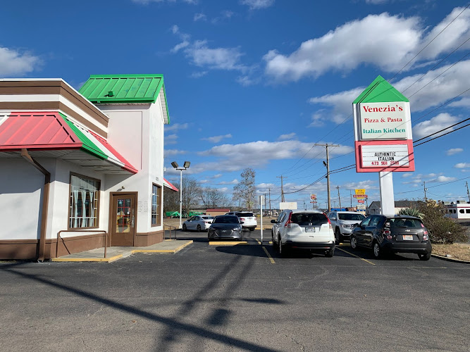 Venezia's | Pizza & Pasta exterior view showcasing professional restaurants services in Russellville, Arkansas