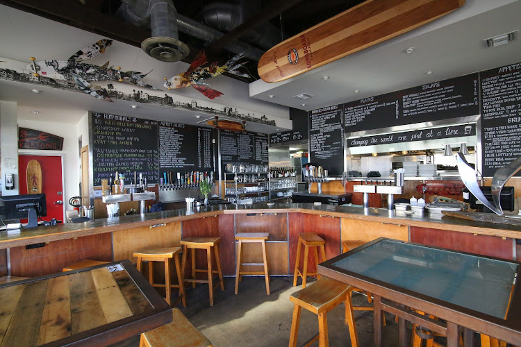 Venice Ale House exterior view showcasing professional restaurants services in Venice, California