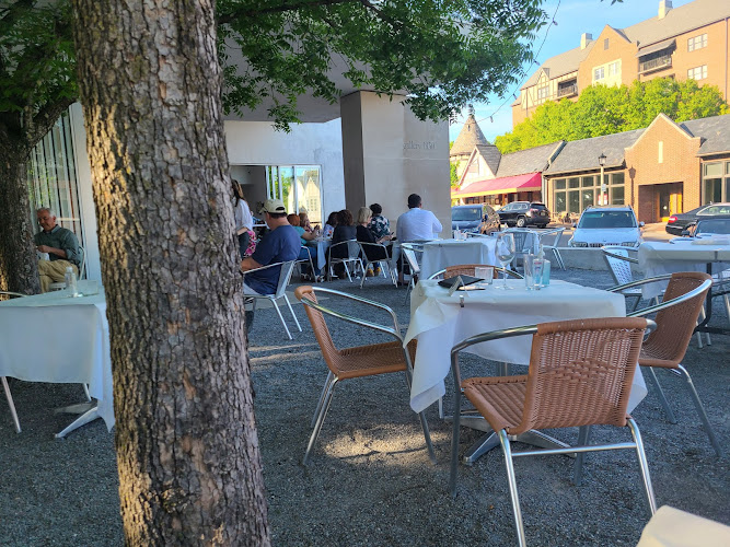 Vino exterior view showcasing professional restaurants services in Mountain Brook, Alabama