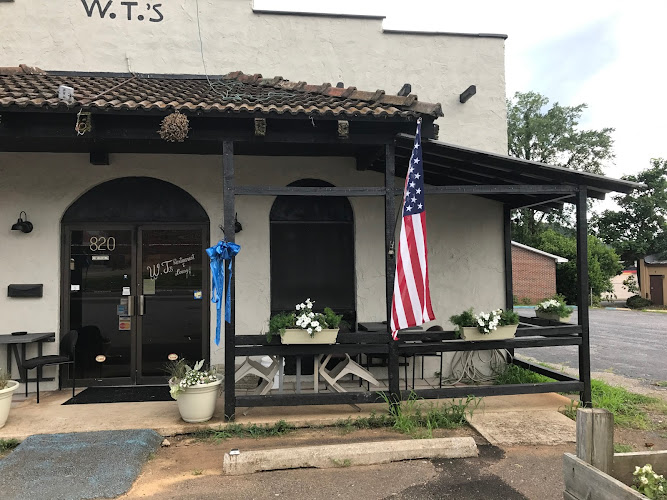 W T's Restaurant & Lounge exterior view showcasing professional restaurants services in Bessemer, Alabama