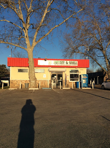 Wayside Market exterior view showcasing professional restaurants services in Knights Landing, California