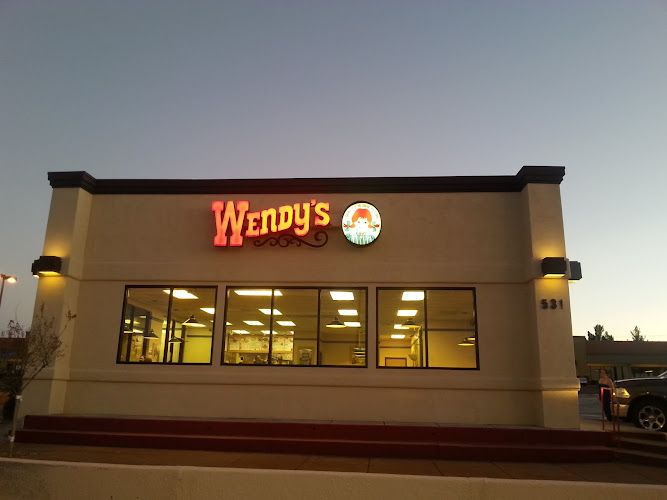 Wendy's exterior view showcasing professional restaurants services in Benson, Arizona