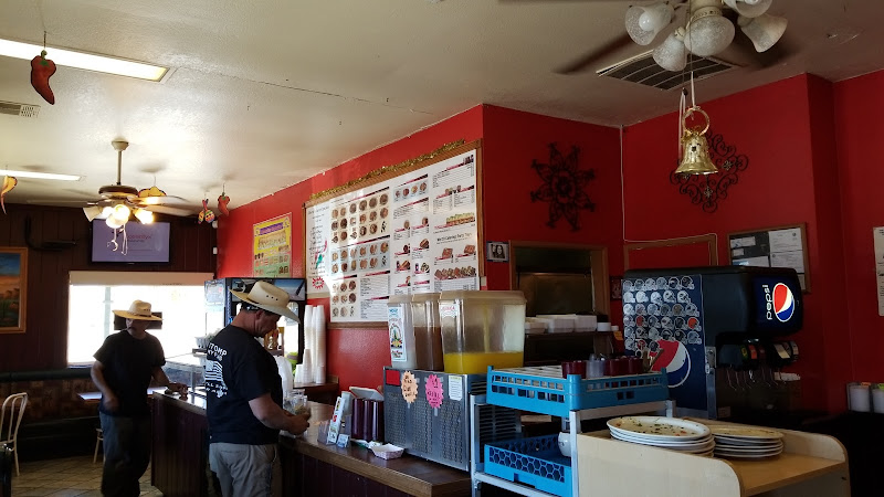 Yilbertos Taco Shop exterior view showcasing professional restaurants services in Anza, California